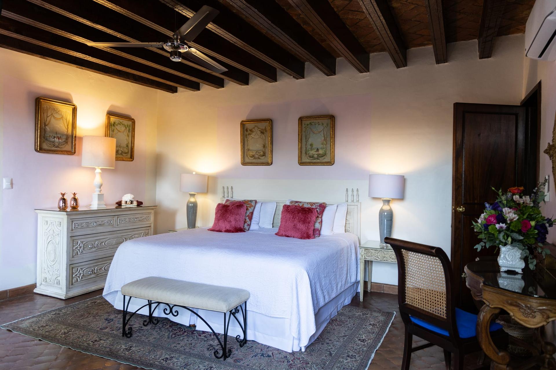 La Rosa Room - Photo 1