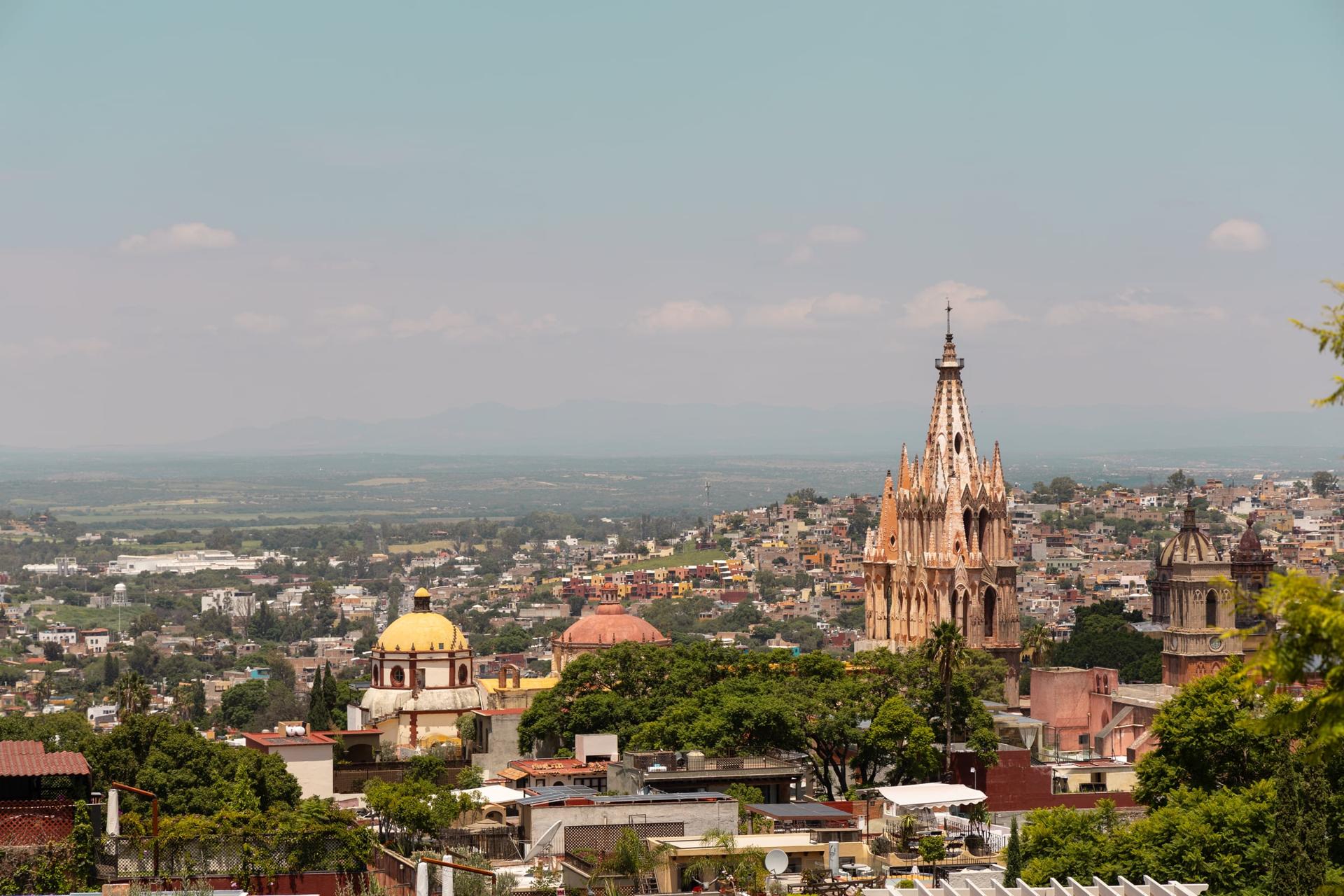 Panoramic view of San Miguel de Allende with the Parroquia de San Miguel Arcángel